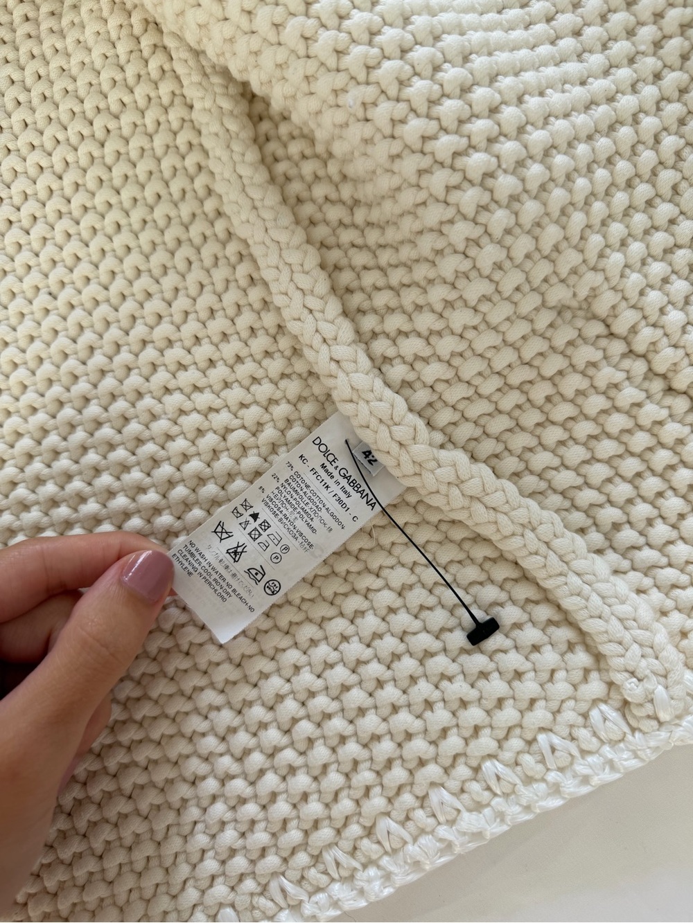 New- Dolce and Gabbana Crochet Knit Cardigan 🤍✨ - Picture 9 of 14